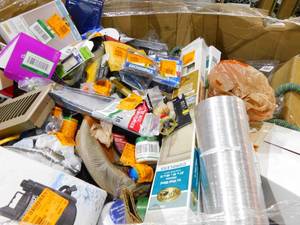 lot 16 image: WHOLESALE PALLET LOT OF GENERAL MERCHANDISE- SMALLS