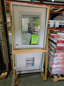 lot 40 image: Legacy Series Pet Door Steves & Sons