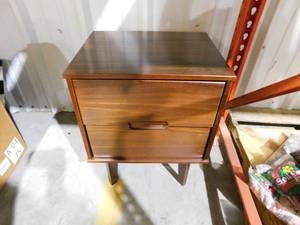 lot 69 image: Morris Side Table with 2 Foldable Baskets