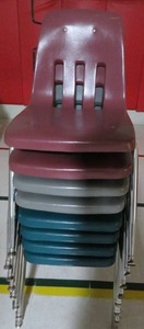 lot 18 image: 8 MULTI COLOR CHAIRS