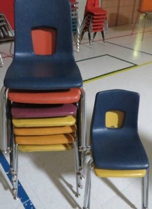 lot 23 image: ASSORTED LOT OF 7 MEDIUM CHAIRS AND TWO SMALL CHAIRS.