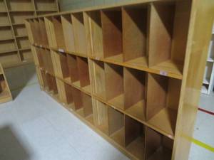 lot 46 image: Solid wooden 36 cubby shelf