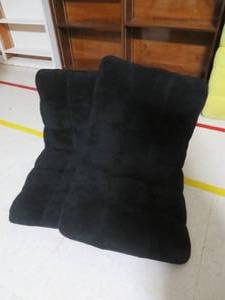 lot 48 image: 2 Black adjustable TVGamer floor chairs