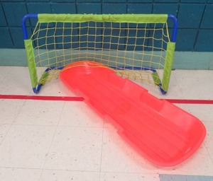 lot 71 image: Small metal net with plastic sled