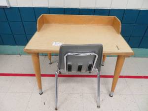 lot 80 image: Cute, solid, kids homework desk w chair