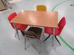 lot 87 image: Childrens Table with 4 multi-colored chairs