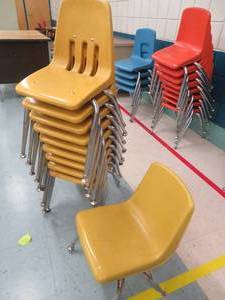 lot 107 image: 10 yellow smaller kids chairs