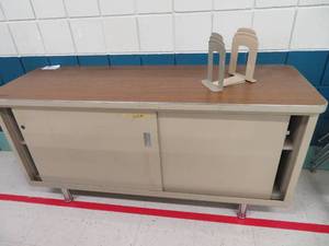 lot 112 image: Metal sliding door door cabinet