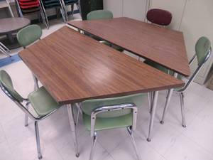 lot 148 image: TABLE & CHAIRS