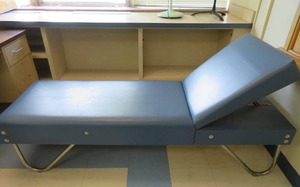 lot 166 image: SPORTS TABLE COT
