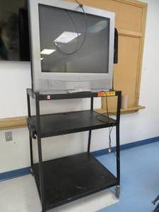 lot 186 image: LARGE MEDIA CART  TV
