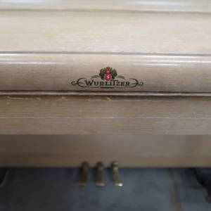 lot 203 image: WURLITZER PAINO