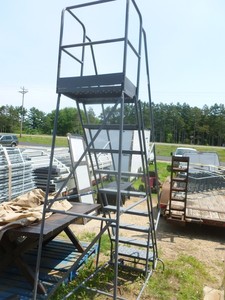8 Cotterman ladder. Looks nearly new. Treads arent even scuffed. As shown. THIS ITEM HAS A RESERVE.