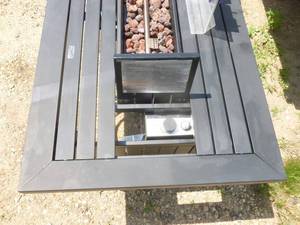 Model GAD17102L LP patio fire pit. Looks new but is missing doors & cover plate. As shown.