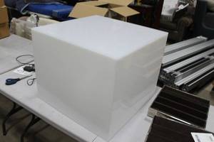 lot 920 image: Acrylic Cube Display