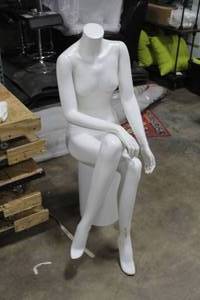 lot 981 image: Sitting Female Mannequin w Pedestal