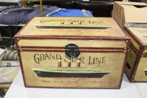 lot 985 image: Vintage Leather Bound Trunk