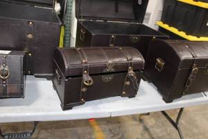 lot 991 image: Leather Trunk
