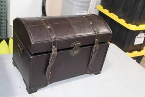 lot 989 image: Leather Trunk