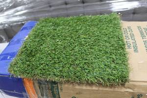 lot 998 image: Lot of (1 Box) Faux Grass Panels