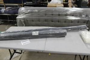 lot 1033 image: Lot of (2) Outdoor Screens