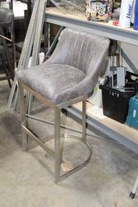 lot 843 image: Vintage Charcoal Leather Metal Bar Chair