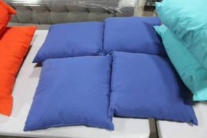 lot 1077 image: Lot of (4) Outdoor Pillows 14Lx14W