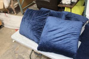 lot 881 image: Lot of (5) Velvet Throw Pillows