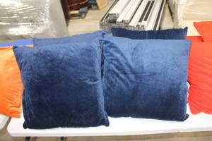 lot 878 image: Lot of (6) Velvet Throw Pillows