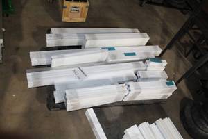 lot 882 image: Lot of (1 Pallet) AGAM Aluminum Modular Exhibit Displays