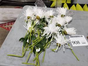 lot 908 image: Lot of Decorative Faux Flowers