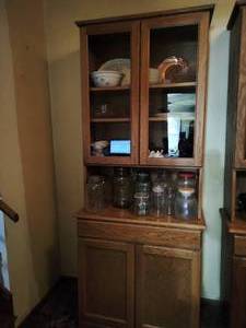 Small hutch