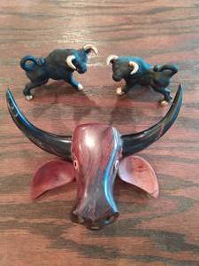 Three Bull Dcor
