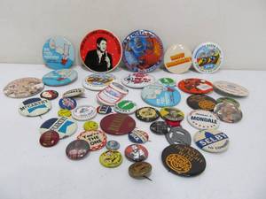 lot 61 image: Estate Lot of Vintage Pinbacks & Buttons