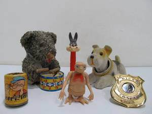 lot 75 image: Nice Group of Vintage Toys