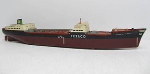 lot 68 image: Large Vintage TEXACO North Dakota Tanker Ship Toy