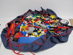 lot 99 image: Large Bag Full of LEGOS - 10 Lbs