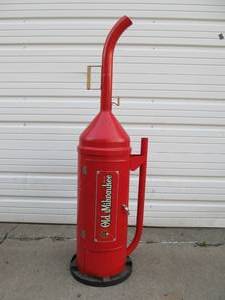 lot 104 image: Very Cool OLD MILWAUKEE Beer Advertising Smoker
