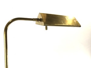 lot 270 image: Vintage Mid Century Brass ReadingPharmacy Floor Lamp
