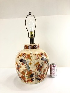 lot 271 image: Large Vintage Oriental Style Table Lamp