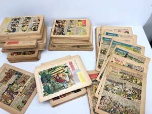 lot 89 image: HUGE Collection of Vintage 1950s Sunday Pix Bible Comic Books