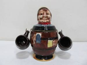 lot 149 image: Vinatge 1950s Man in Barrel Liquor Decanter wCups