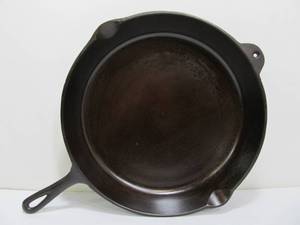 lot 158 image: Excellent Large BSR 14.5 Cast Iron Skillet