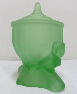 lot 183 image: Vintage Art Deco Green Frosted Glass Figural Lidded Candy Dish