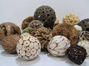 lot 31 image: Large Group of Home Decor Balls