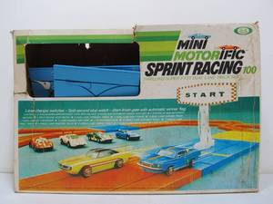 lot 199 image: Vintage IDEAL Mini Motorific Sprint Racing Set w Car