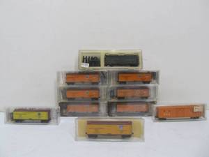 lot 200 image: Lot of N Scale Train Cars - Pacific Fruit Express