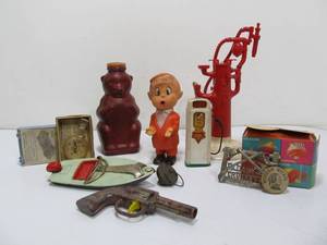 lot 214 image: Great Group of Vintage Toys
