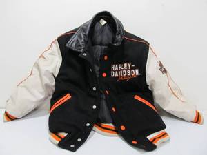 lot 238 image: Childs Size 7 HARLEY DAVIDSON Leather Motorcycle Jacket