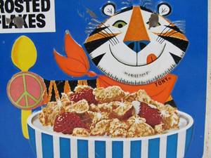 lot 342 image: Vintage Aladdin FROSTED FLAKES Embossed Metal Lunchbox